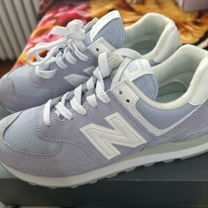 New Balance 574 trainers in grey and purple #NewBalance574